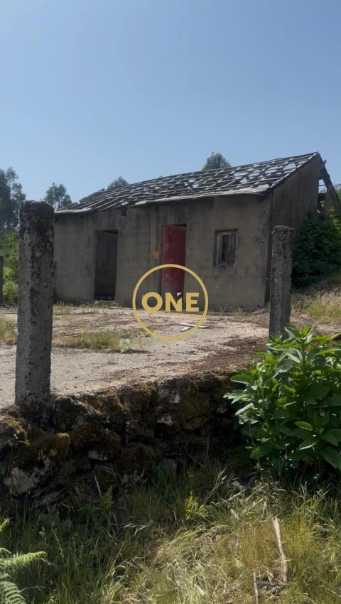 Moradia T2 para Venda em Basto (São Clemente)