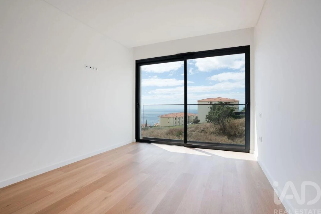 Apartamento T1 para Venda em Caniço Foto 14