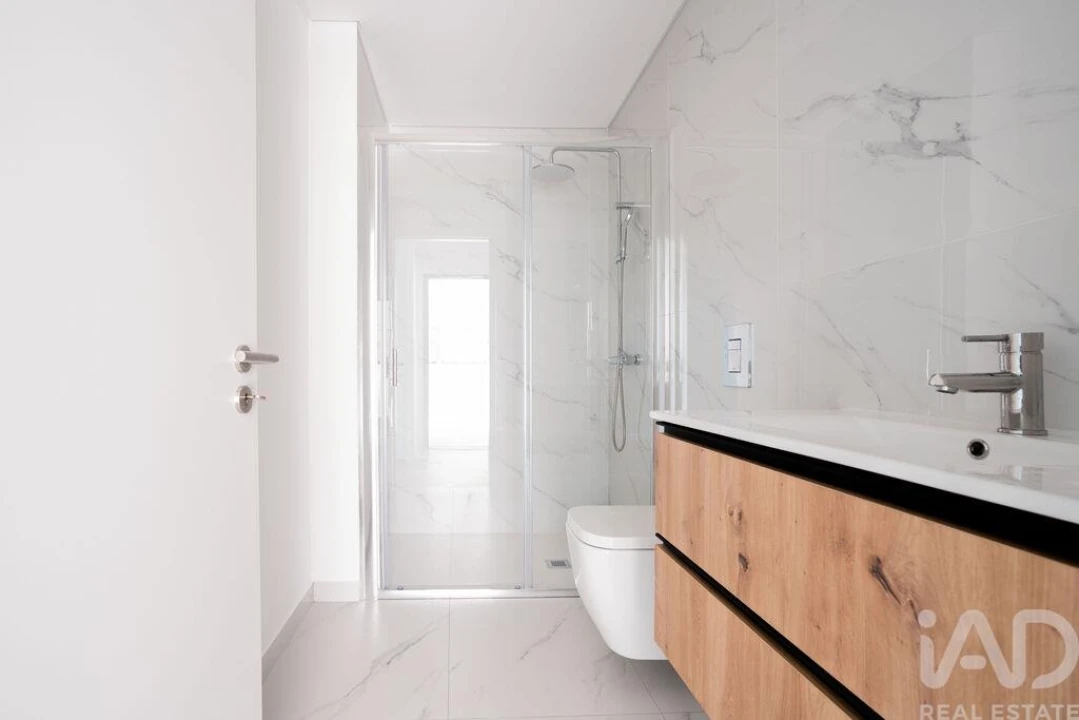 Apartamento T1 para Venda em Caniço Foto 12