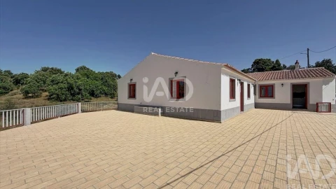 Moradia T4 para Venda em Santa Catarina da Fonte do Bispo