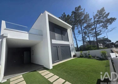 Moradia T3 para Venda em Sesimbra (Castelo)