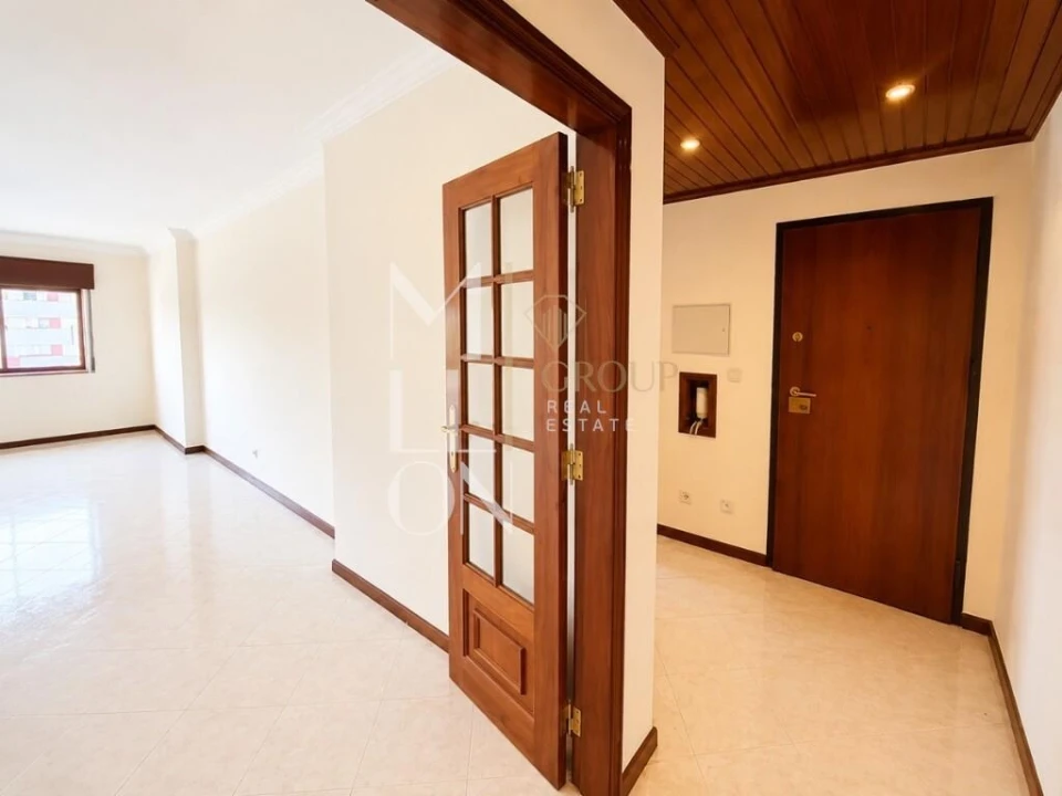 Apartamento T2 para Venda em Algueirão-Mem Martins Foto 3