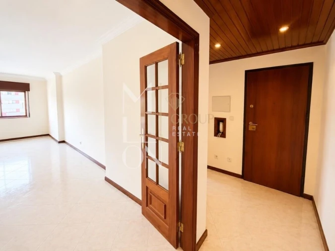 Apartamento T2 para Venda em Algueirão-Mem Martins Foto 3