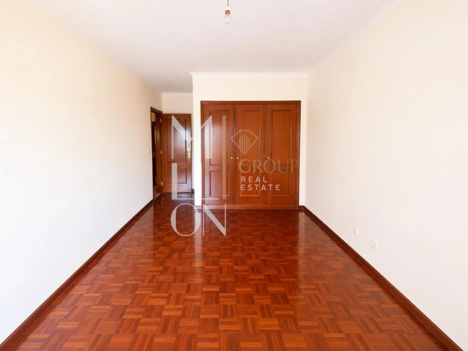 Apartamento T2 para Venda em Algueirão-Mem Martins Foto 24