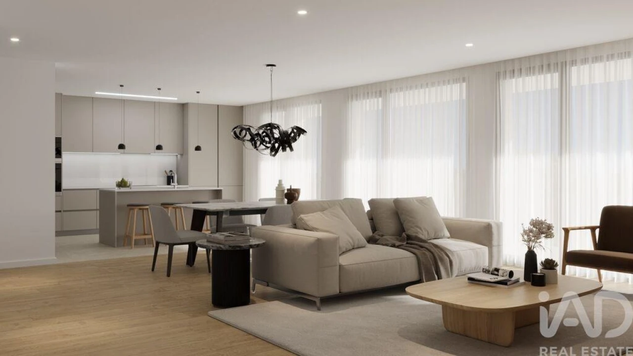 Apartamento T3 para Venda em Parceiros e Azoia Foto 1