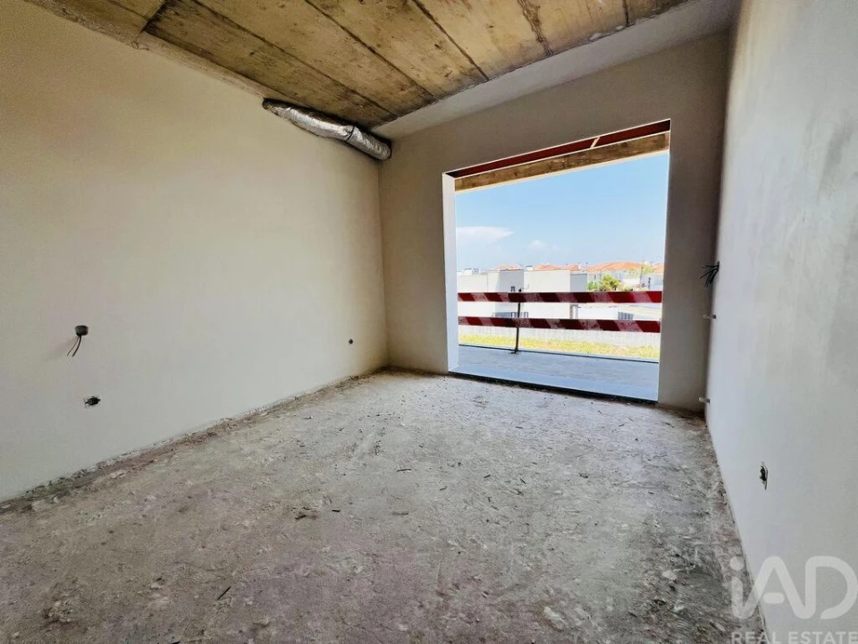 Apartamento T3 para Venda em Parceiros e Azoia Foto 15