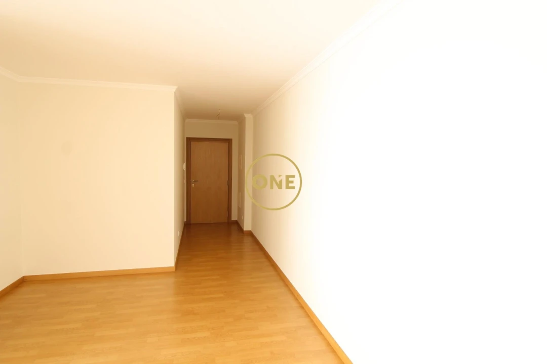 Apartamento T2 para Venda em Caniço Foto 6