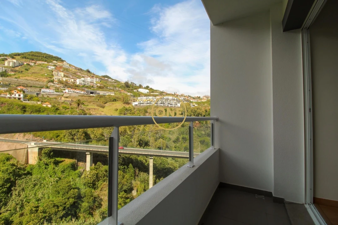 Apartamento T2 para Venda em Caniço Foto 1