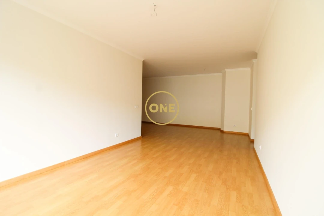 Apartamento T2 para Venda em Caniço Foto 5