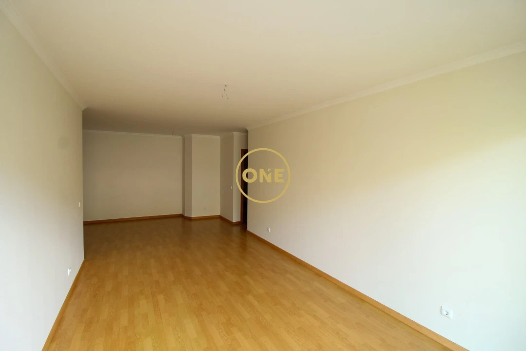 Apartamento T2 para Venda em Caniço Foto 8