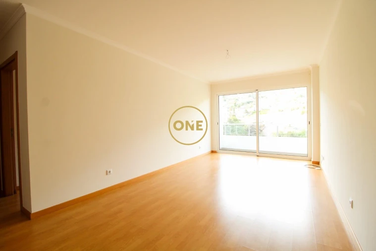Apartamento T2 para Venda em Caniço Foto 2