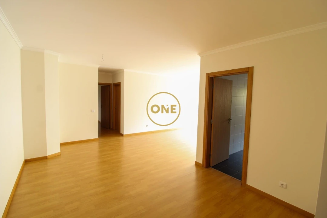 Apartamento T2 para Venda em Caniço Foto 7