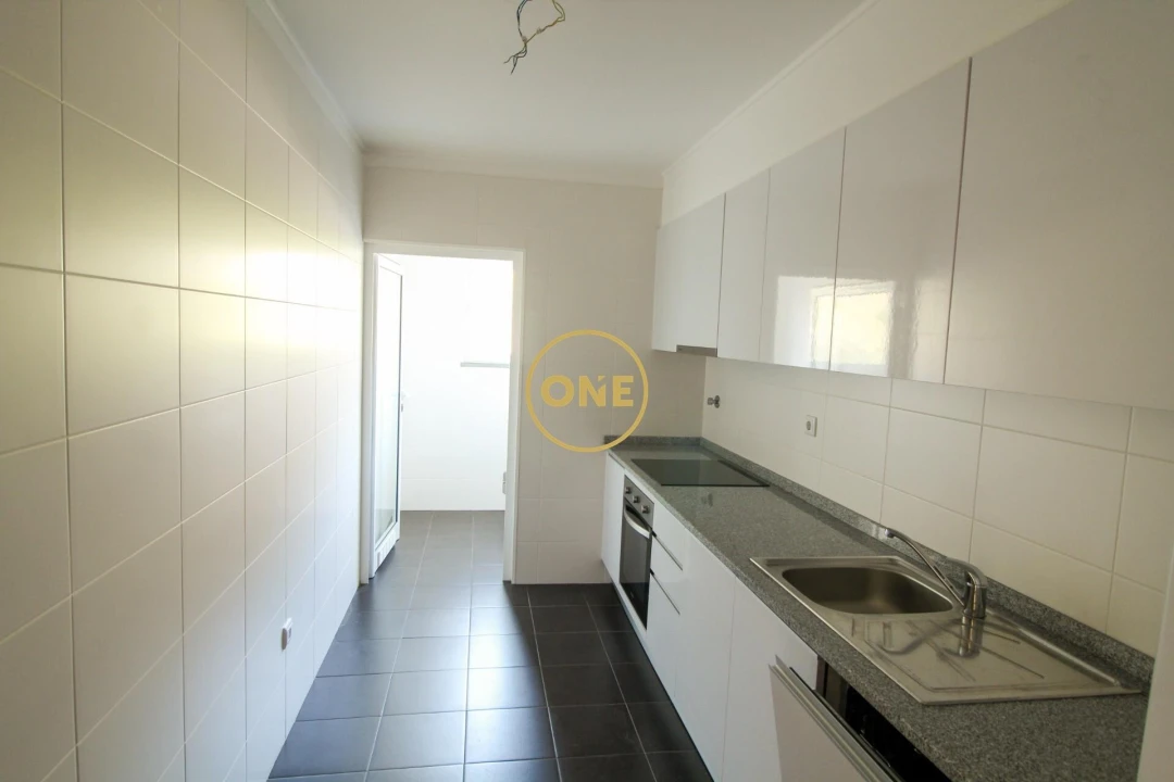 Apartamento T2 para Venda em Caniço Foto 12