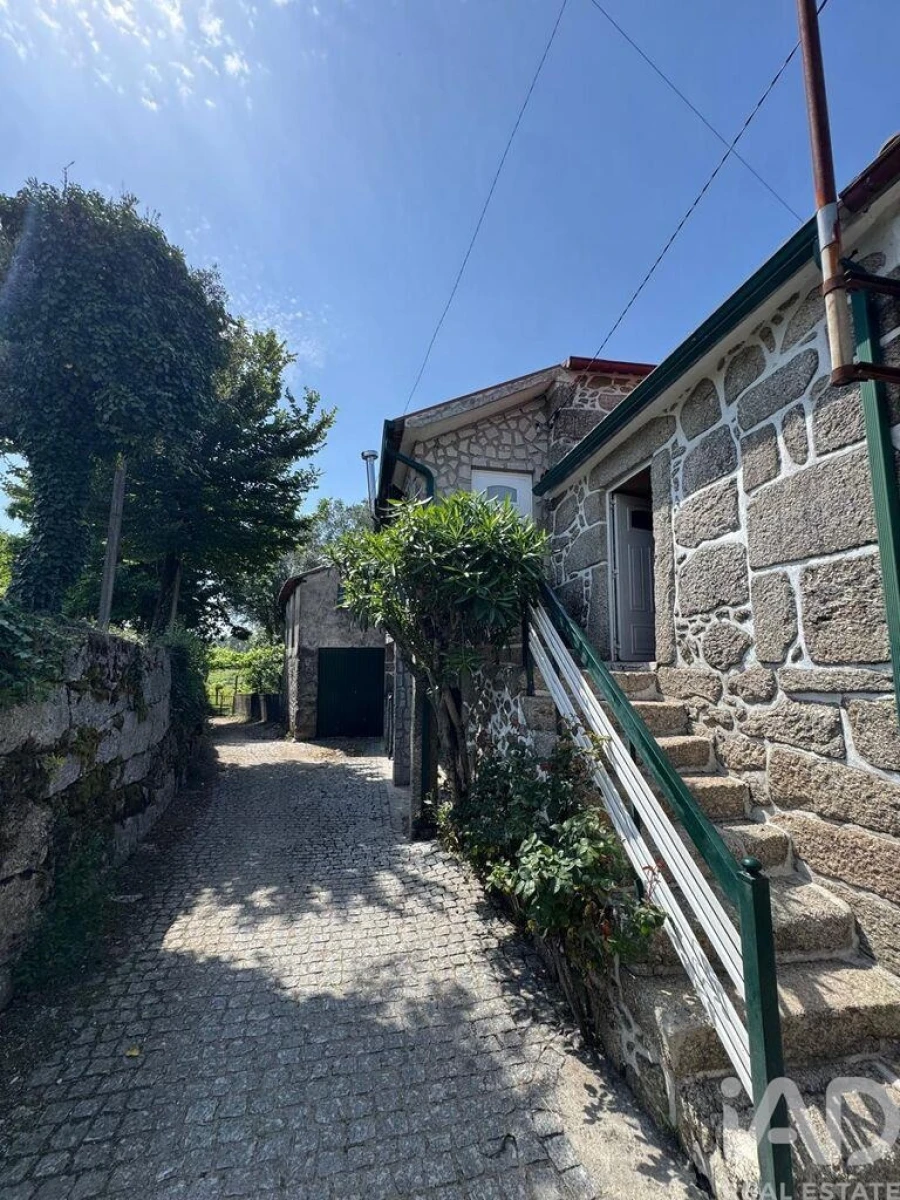 Moradia T3 para Venda em Calvos e Frades Foto 3