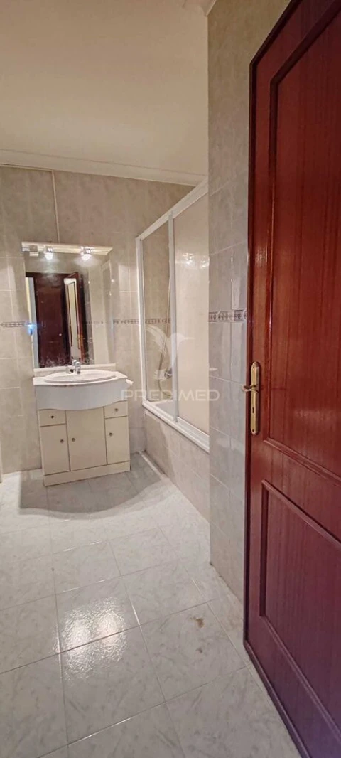 Apartamento T2 para Venda em Algueirão-Mem Martins