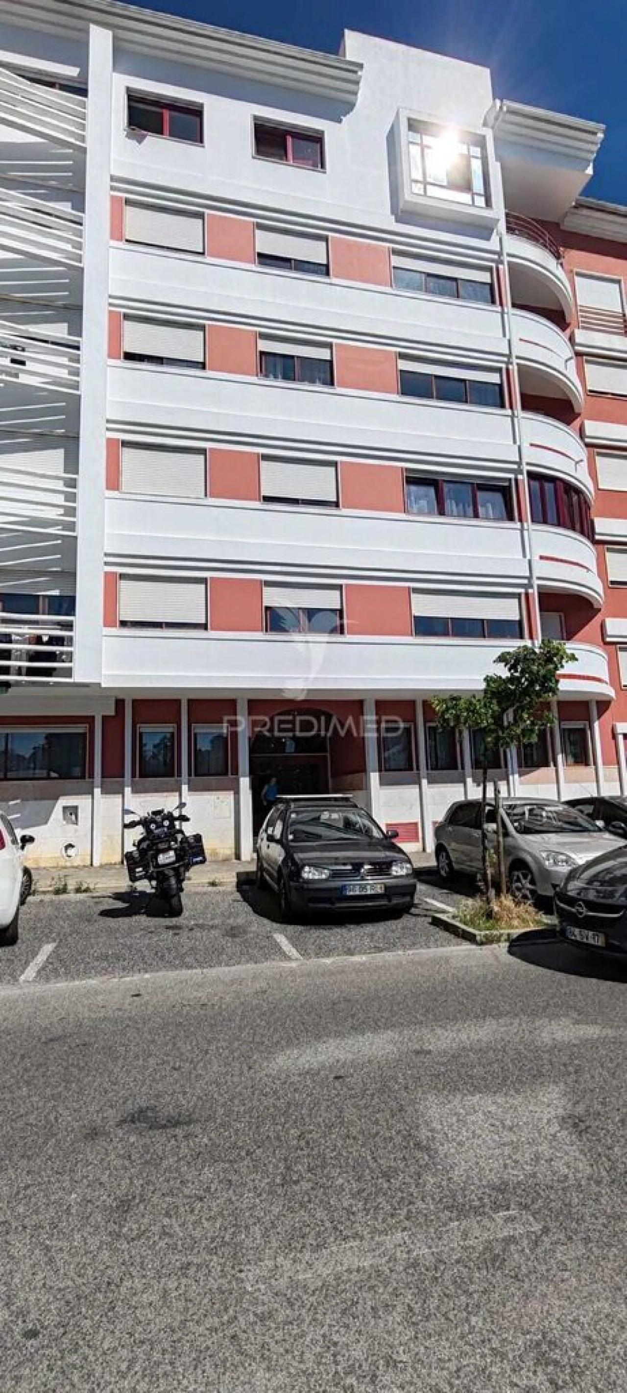 Apartamento T2 para Venda em Algueirão-Mem Martins Foto 2