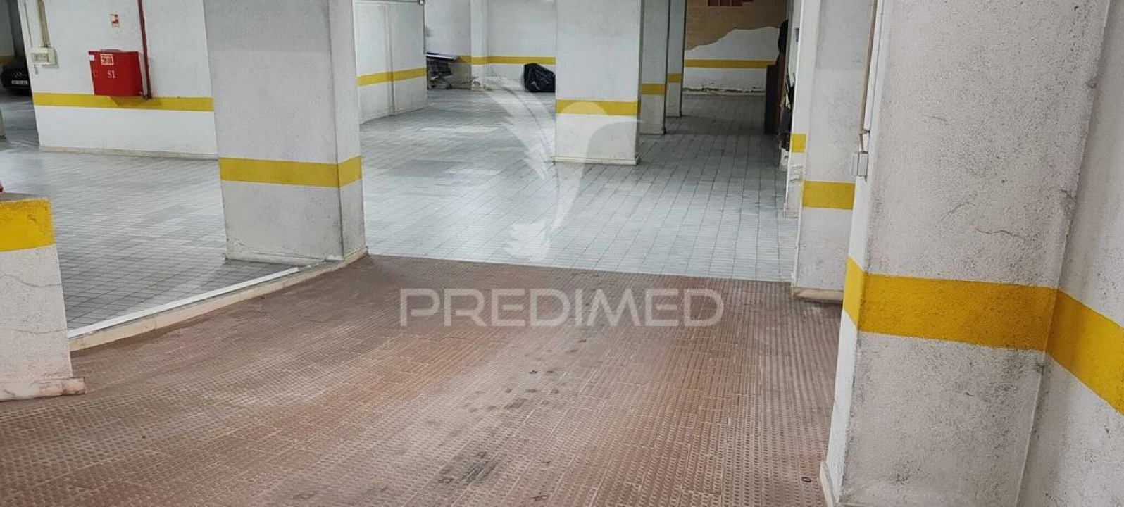 Apartamento T2 para Venda em Algueirão-Mem Martins Foto 5