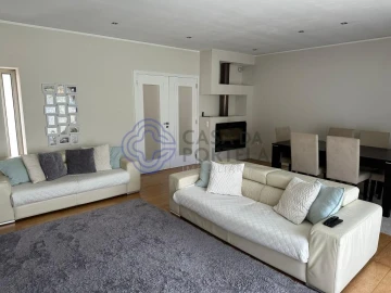 Moradia T3 para Venda em São Felix da Marinha