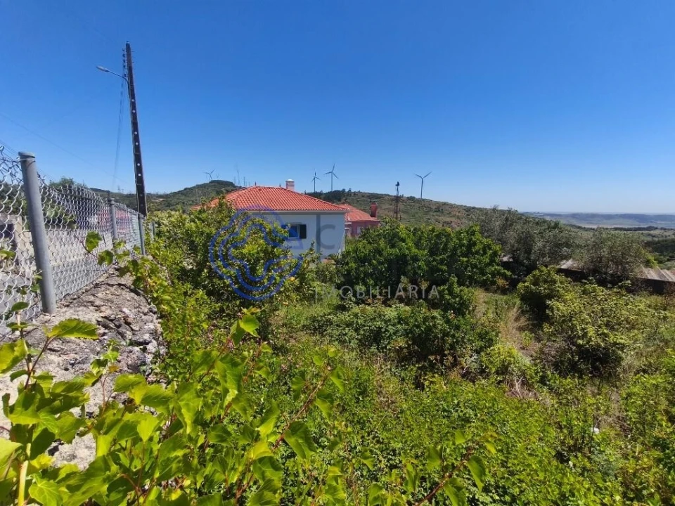 Terreno para Venda em Fanhões Foto 3