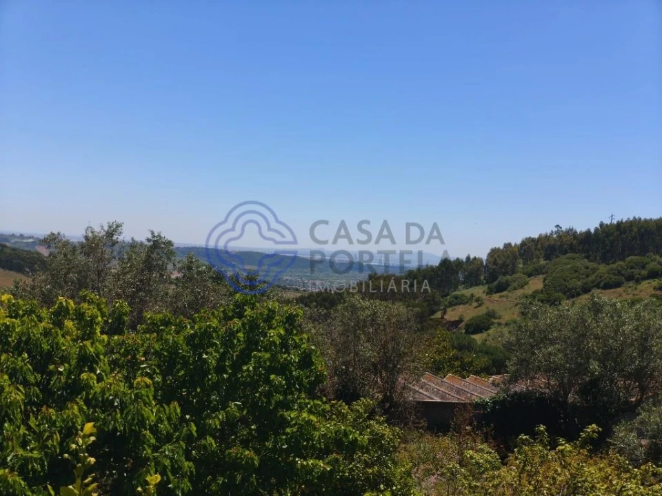 Terreno para Venda em Fanhões Foto 1