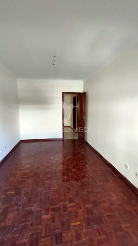 Apartamento T2 para Venda em Algueirão-Mem Martins
