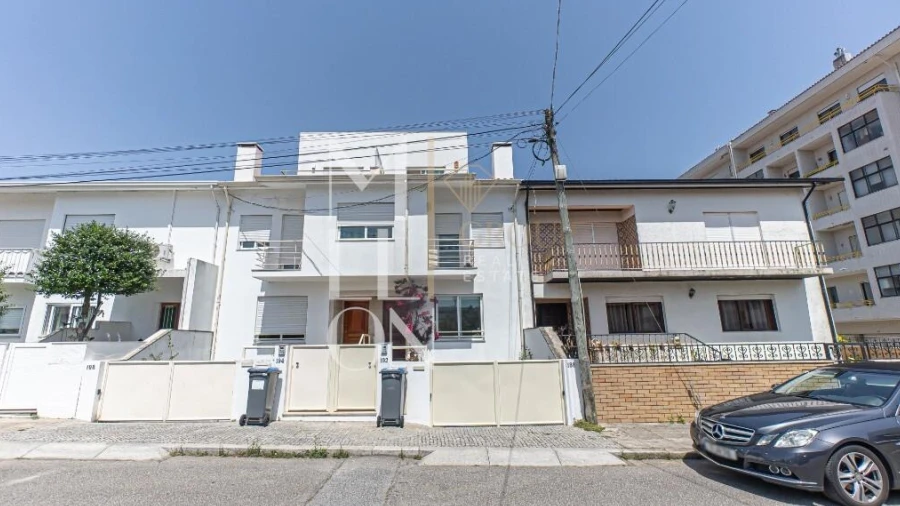 Moradia T4 para Venda em Moreira