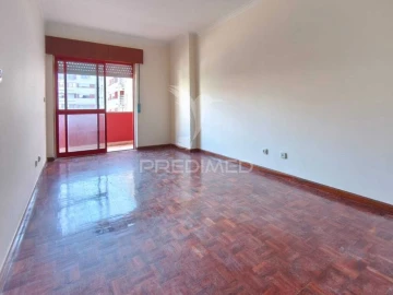 Apartamento T2 para Venda em Algueirão-Mem Martins
