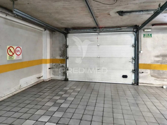 Apartamento T2 para Venda em Algueirão-Mem Martins Foto 2