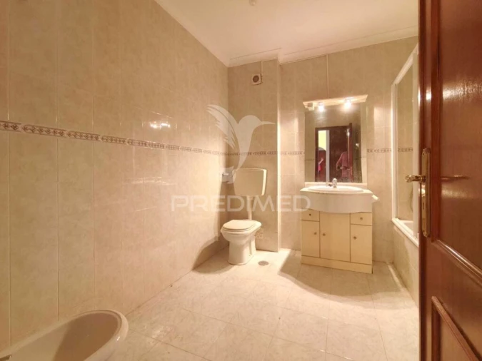Apartamento T2 para Venda em Algueirão-Mem Martins Foto 5
