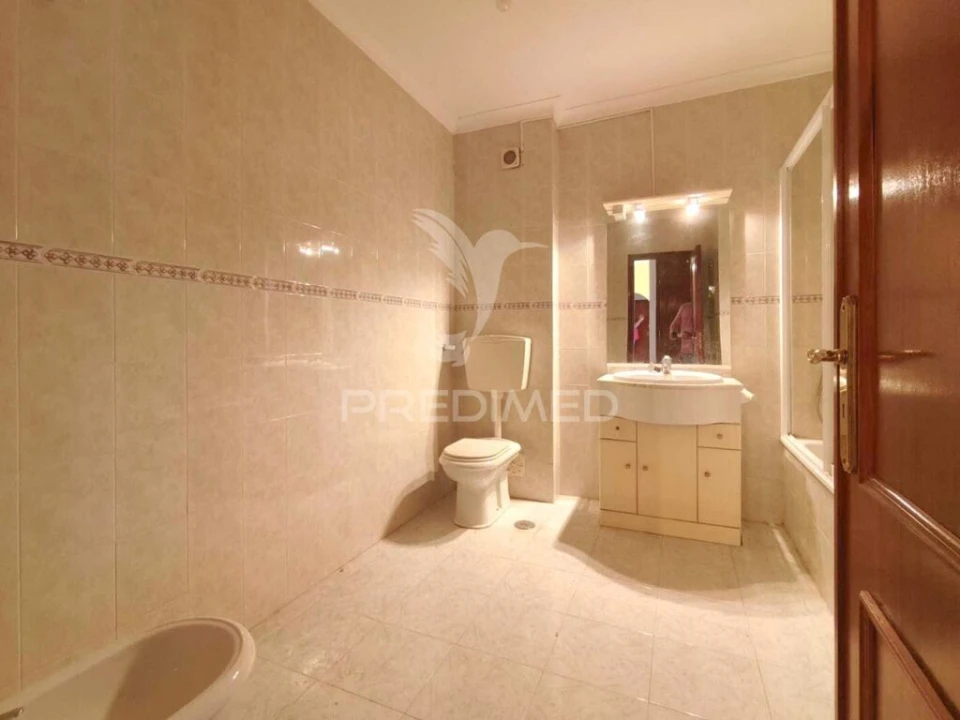 Apartamento T2 para Venda em Algueirão-Mem Martins Foto 5