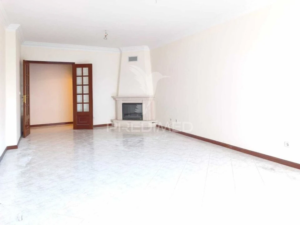 Apartamento T2 para Venda em Algueirão-Mem Martins Foto 1