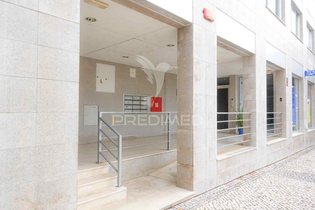 Escritório para Arrendamento em Abrantes (São Vicente e São João) e Alferrarede Foto 2