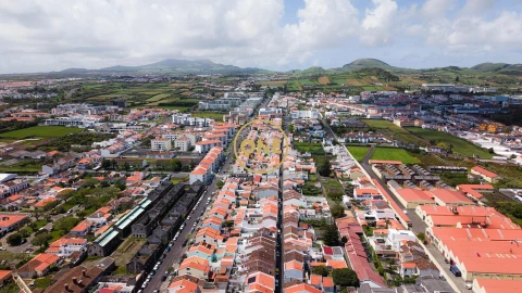 Moradia T3 para Venda em Ponta Delgada (São José)