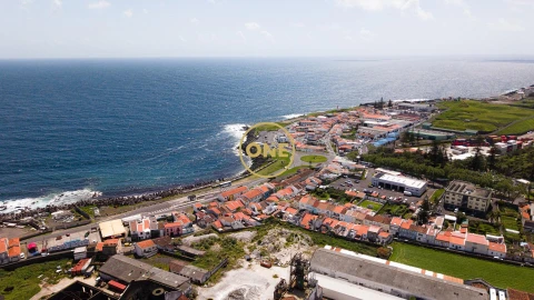 Moradia T3 para Venda em Ponta Delgada (São José)