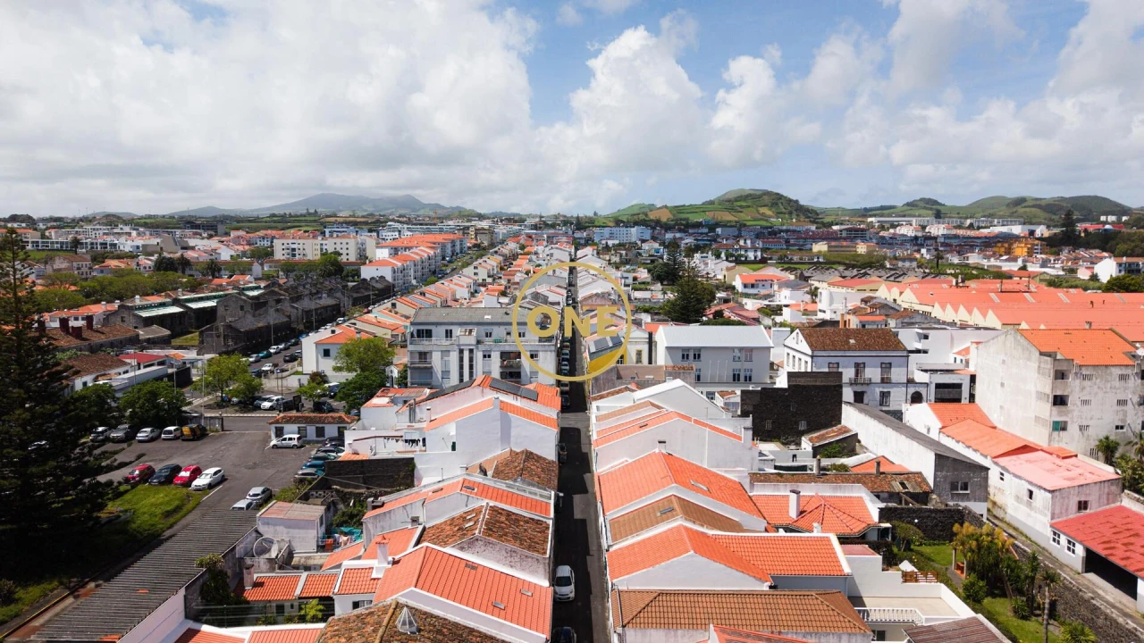 Moradia T3 para Venda em Ponta Delgada (São José) Foto 21