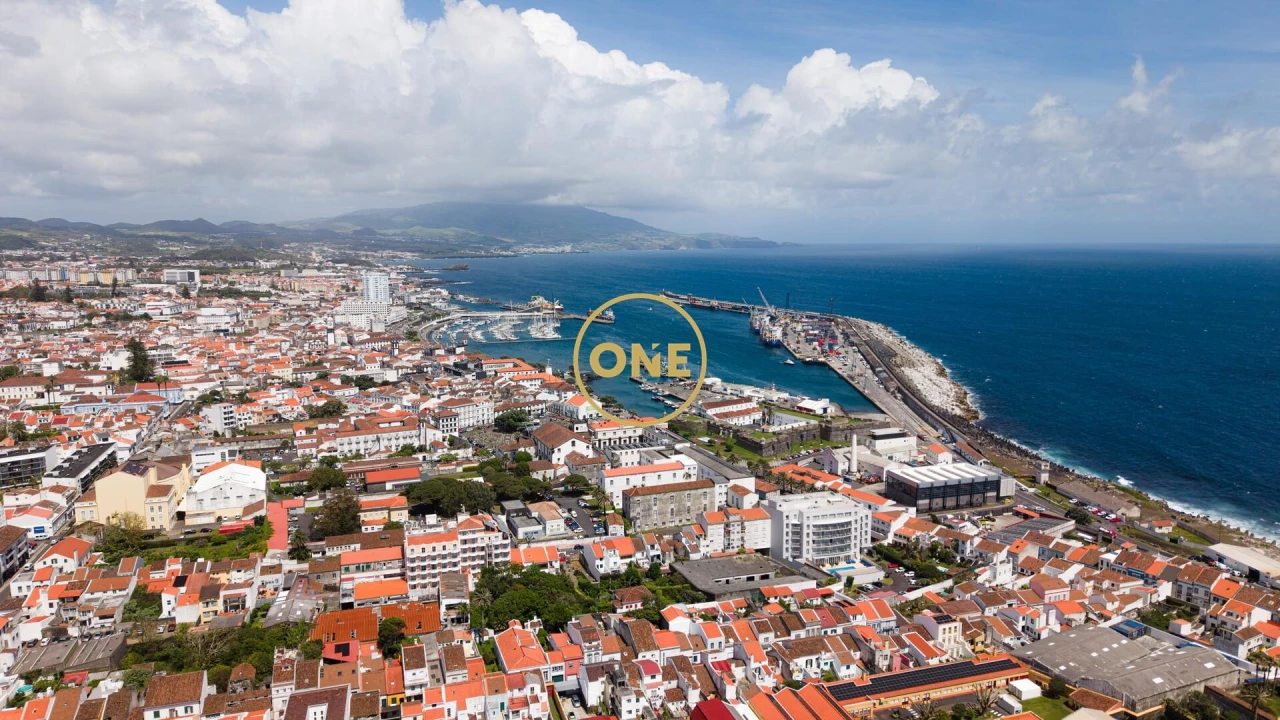 Moradia T3 para Venda em Ponta Delgada (São José) Foto 23