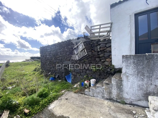 Moradia T2 para Venda em Santo Amaro Foto 3