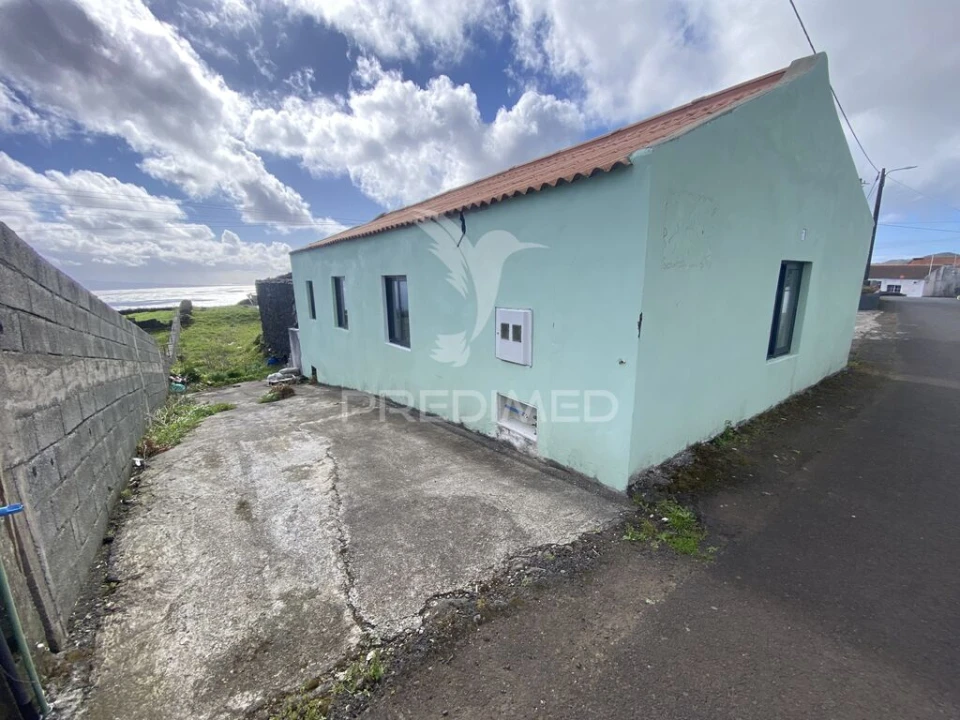 Moradia T2 para Venda em Santo Amaro Foto 1