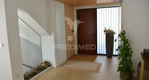 Moradia T3 para Venda em Gulpilhares e Valadares