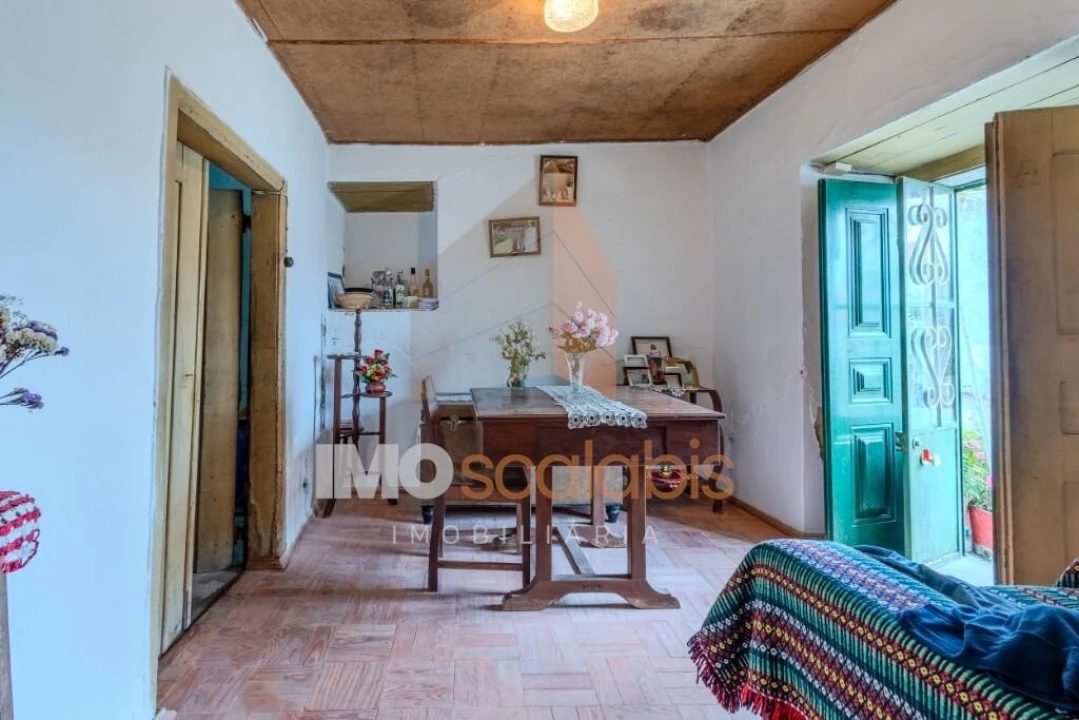 Moradia T5 para Venda em Azoia de Cima e Tremês Foto 1