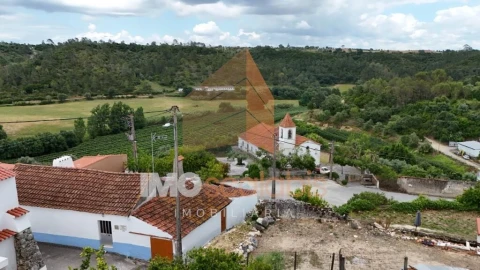 Moradia T5 para Venda em Azoia de Cima e Tremês