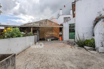 Moradia T5 para Venda em Azoia de Cima e Tremês