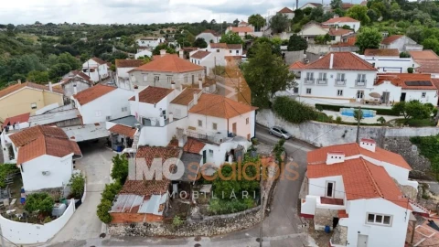 Moradia T5 para Venda em Azoia de Cima e Tremês