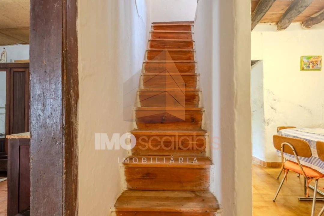 Moradia T5 para Venda em Azoia de Cima e Tremês Foto 10