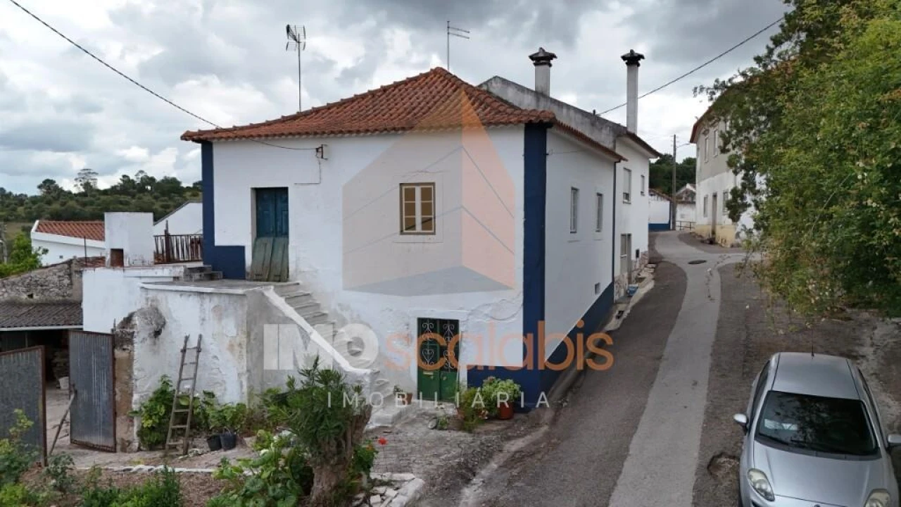 Moradia T5 para Venda em Azoia de Cima e Tremês Foto 21
