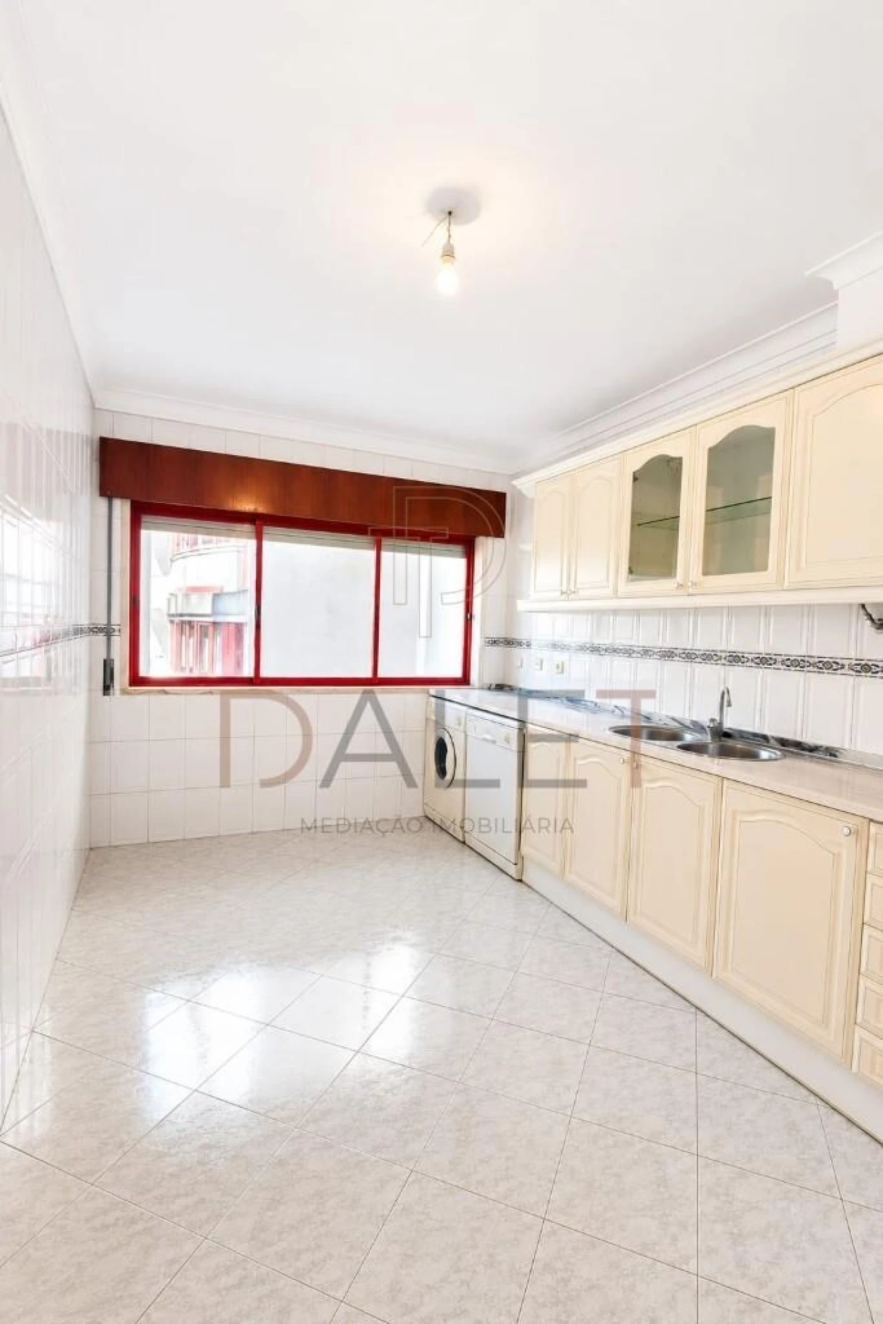 Apartamento T2 para Venda em Algueirão-Mem Martins Foto 4