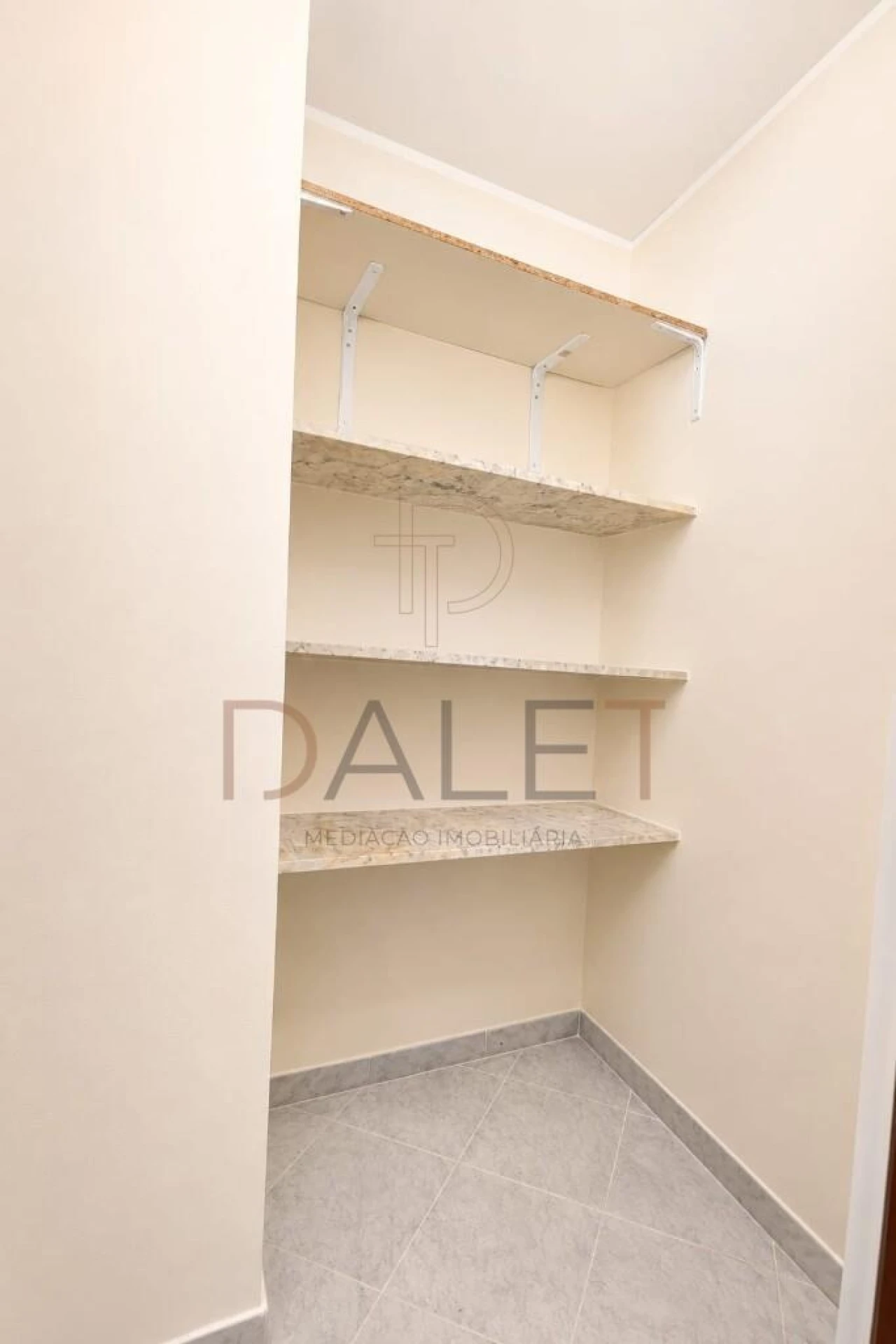 Apartamento T2 para Venda em Algueirão-Mem Martins Foto 8