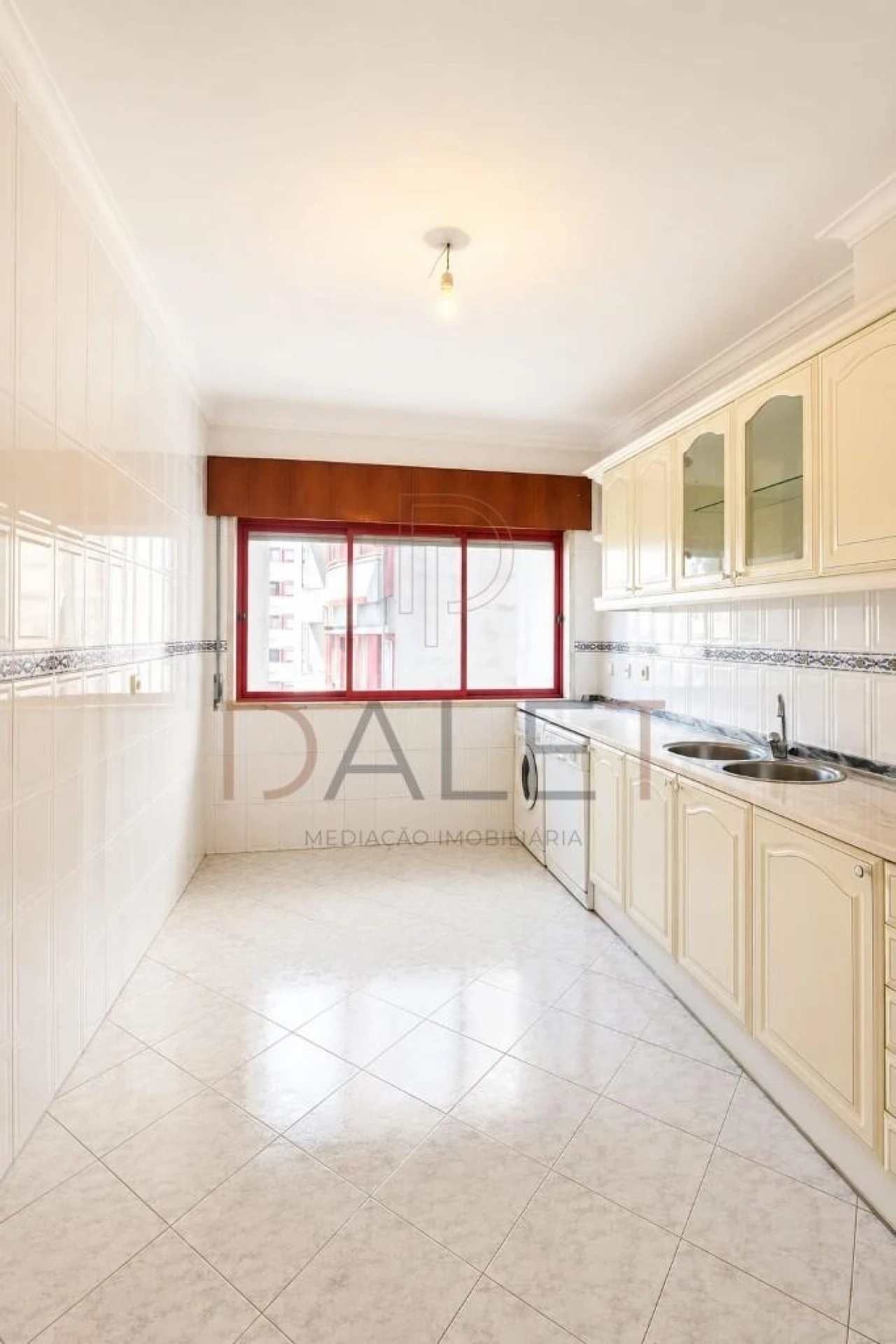 Apartamento T2 para Venda em Algueirão-Mem Martins Foto 2