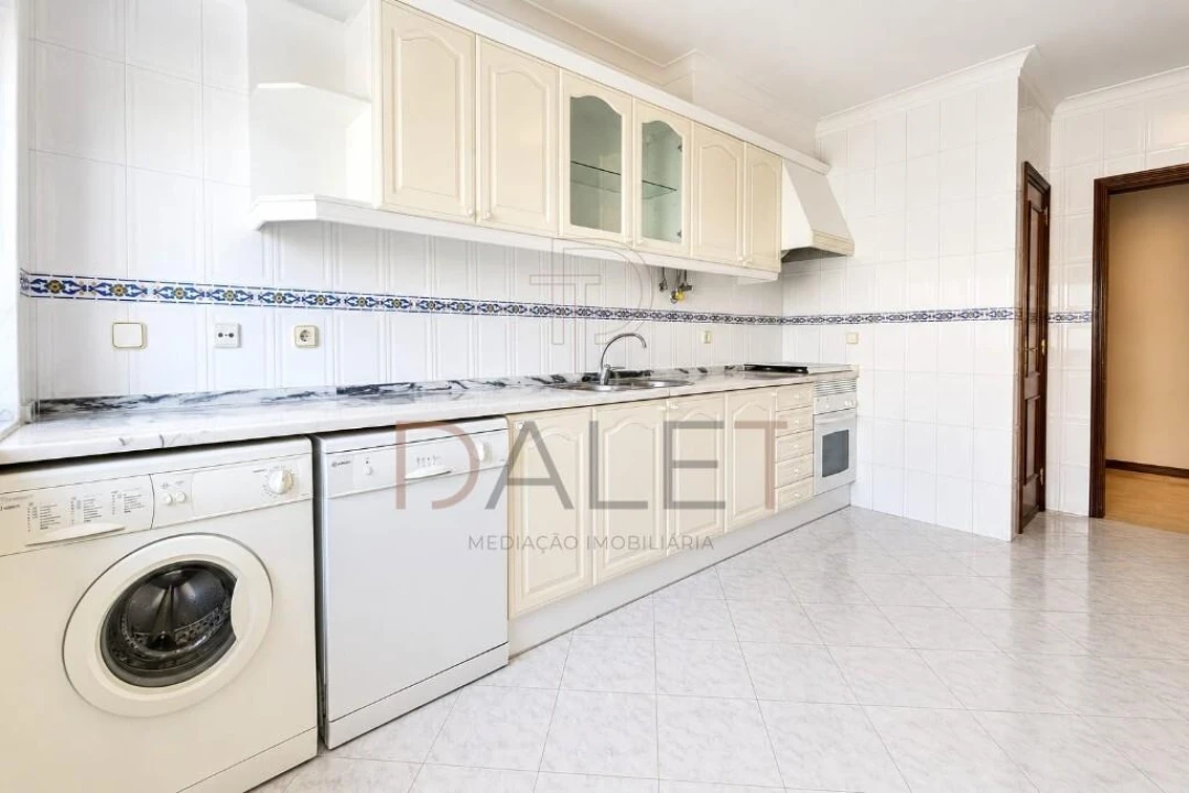 Apartamento T2 para Venda em Algueirão-Mem Martins Foto 1