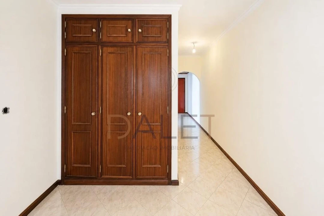 Apartamento T2 para Venda em Algueirão-Mem Martins Foto 17